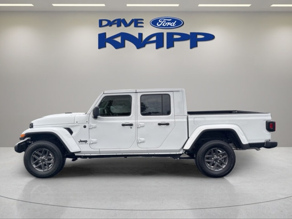 Used 2025 Jeep Gladiator Sport Crew Cab Short Bed Truck