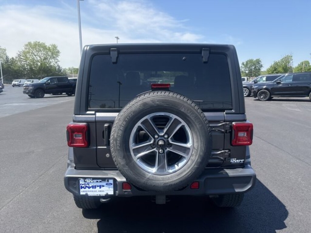 Used 2018 Jeep Wrangler Unlimited Sahara SUV