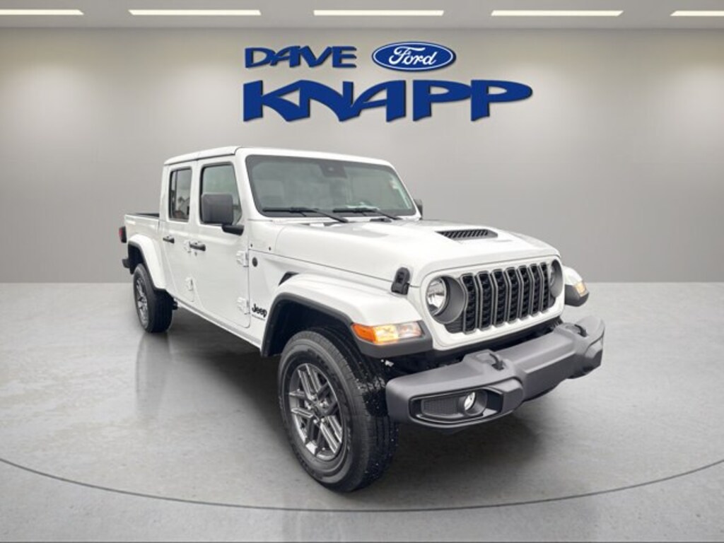Used 2025 Jeep Gladiator Sport Crew Cab Short Bed Truck