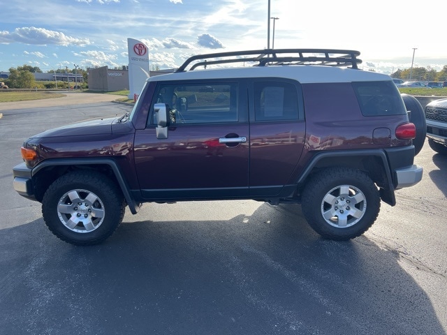 Used 2007 Toyota FJ Cruiser Base with VIN JTEBU11F470099644 for sale in Ballwin, MO