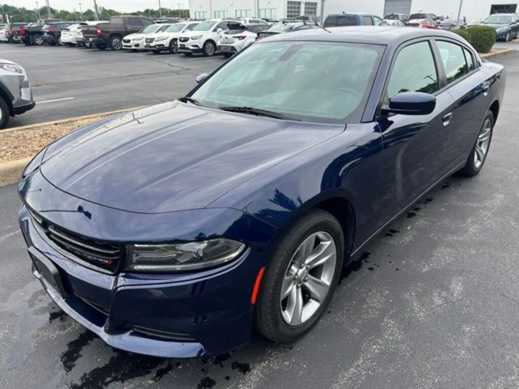 Used 2016 Dodge Charger SXT Sedan