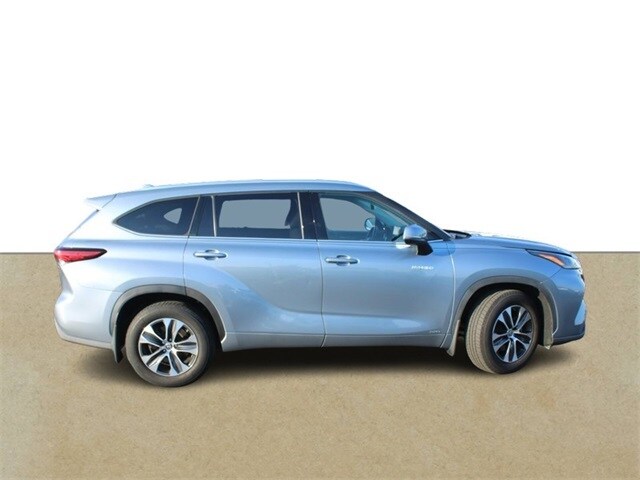 2021 Toyota Highlander Hybrid XLE photo 2