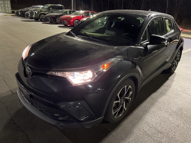 2019 Toyota C-HR XLE's photo