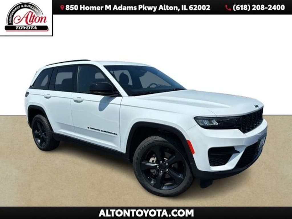 Used 2023 Jeep Grand Cherokee Laredo SUV