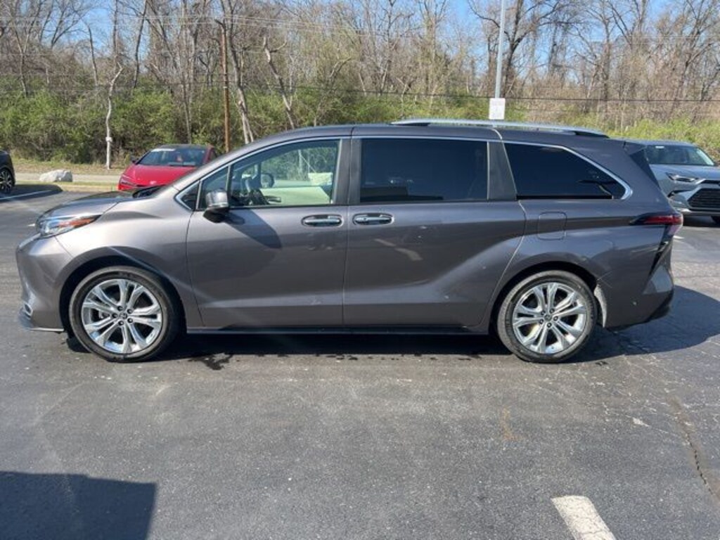 Used 2024 Toyota Sienna Platinum Minivan/Van