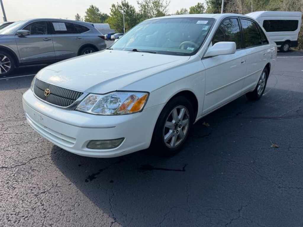 Used 2002 Toyota Avalon XLS Sedan