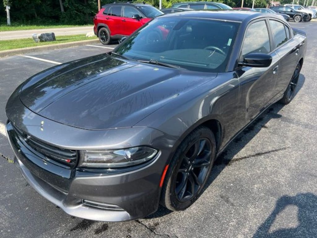 Used 2018 Dodge Charger SXT Sedan