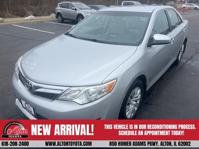 2012 Toyota Camry LE's photo