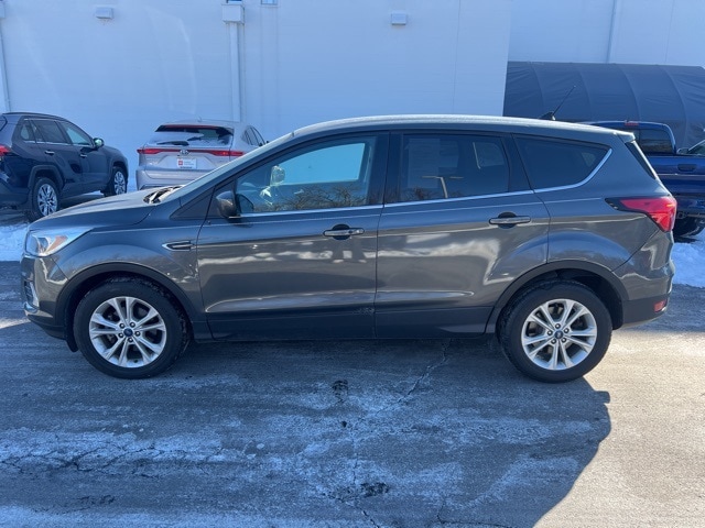 Used 2019 Ford Escape SE with VIN 1FMCU0GD0KUA18886 for sale in Ballwin, MO