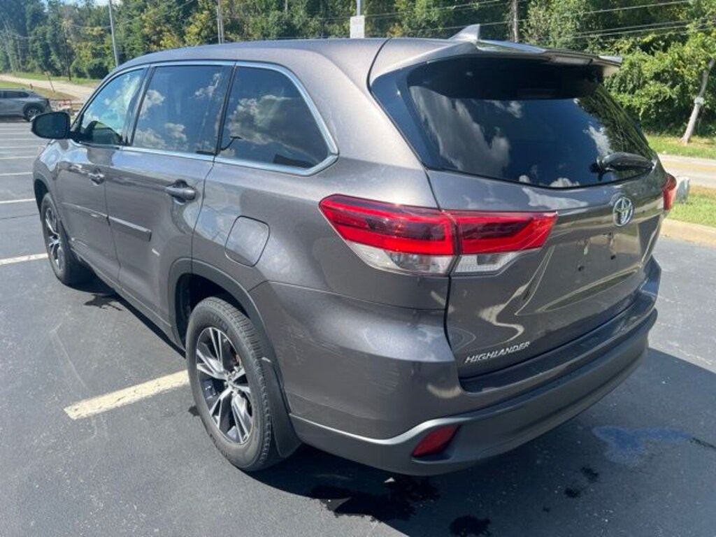 Used 2017 Toyota Highlander LE Plus SUV