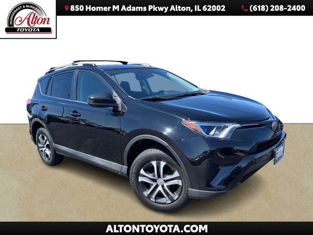 2017 Toyota RAV4 LE's photo
