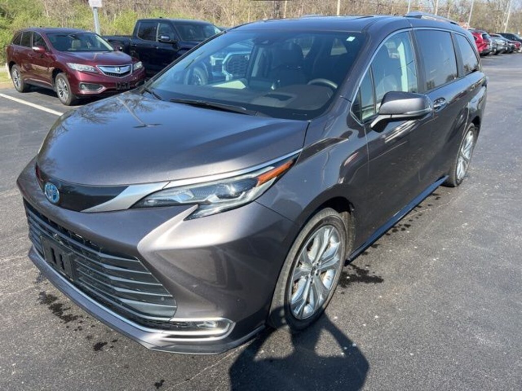 Used 2024 Toyota Sienna Platinum Minivan/Van