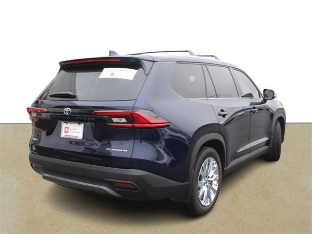 2025 Toyota Grand Highlander Platinum photo 4