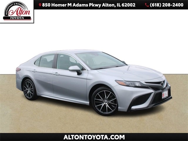 2022 Toyota Camry SE's photo