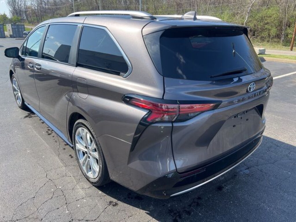 Used 2024 Toyota Sienna Platinum Minivan/Van