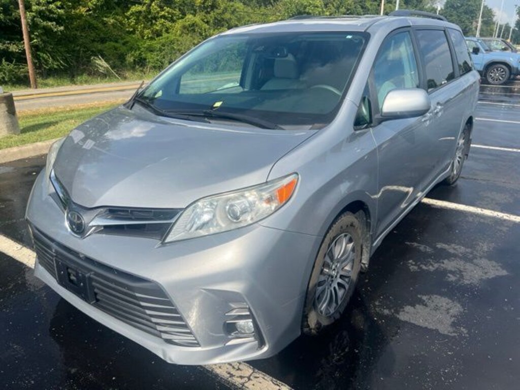 Certified 2018 Toyota Sienna XLE Minivan/Van