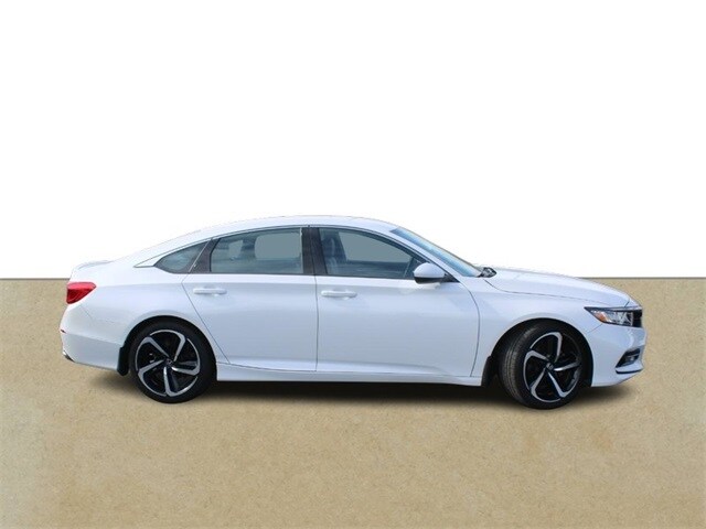 2018 Honda Accord Sport photo 2