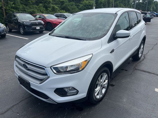 2019 Ford Escape SE's photo