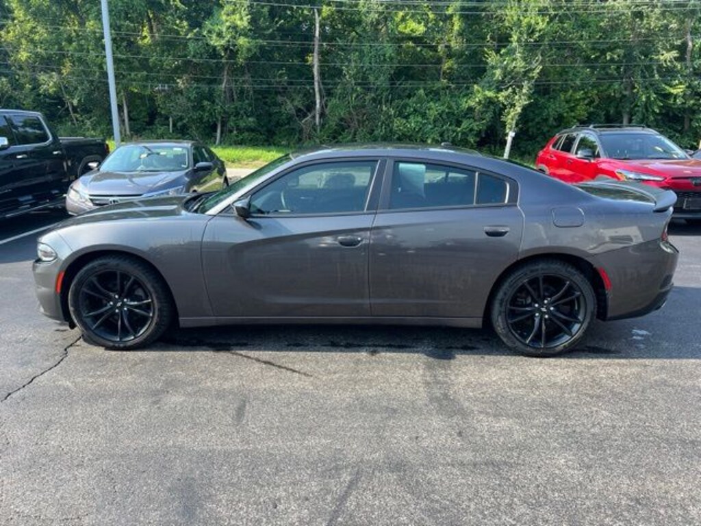 Used 2018 Dodge Charger SXT Sedan