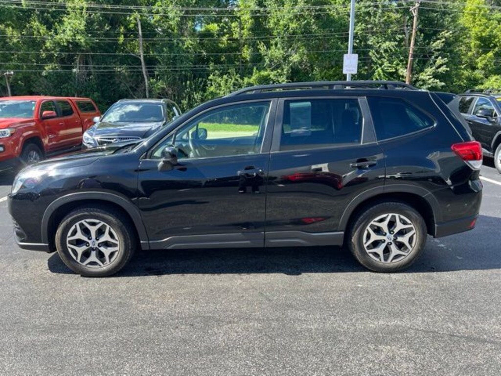Used 2023 Subaru Forester Premium SUV