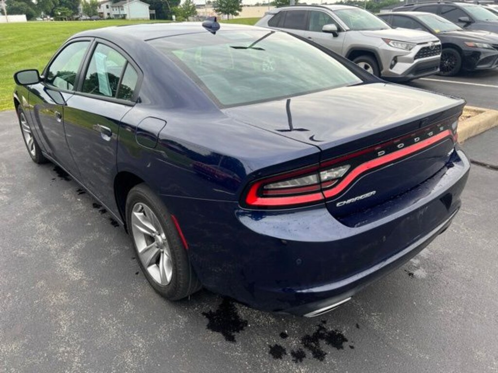Used 2016 Dodge Charger SXT Sedan
