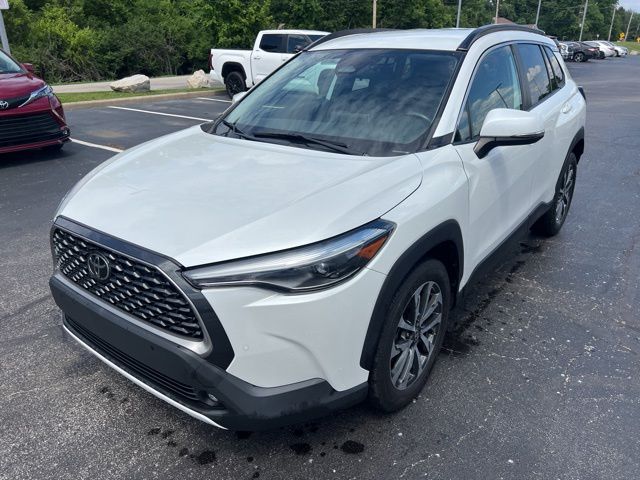 2023 Toyota Corolla Cross XLE FWD's photo