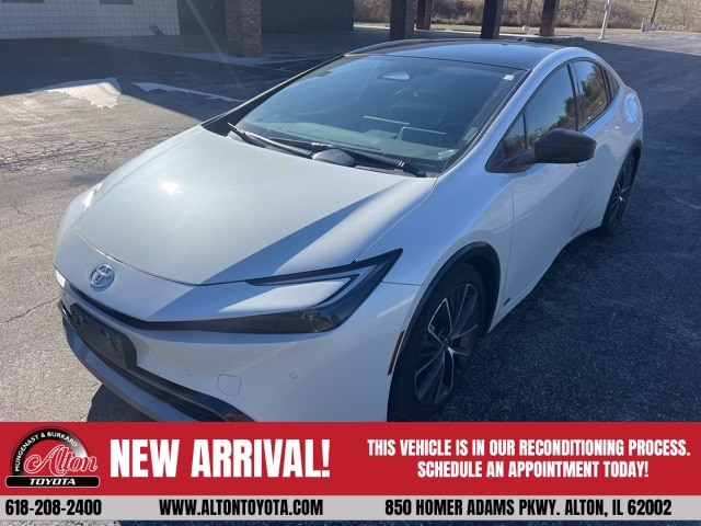 2023 Toyota Prius Limited's photo