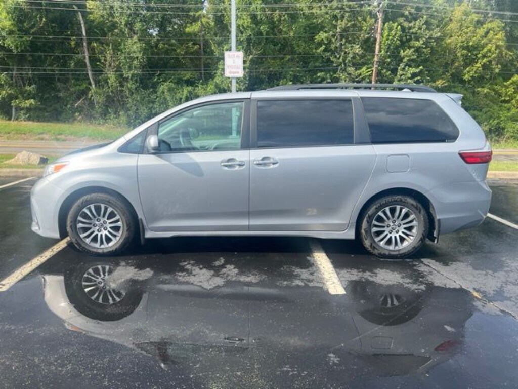 Certified 2018 Toyota Sienna XLE Minivan/Van