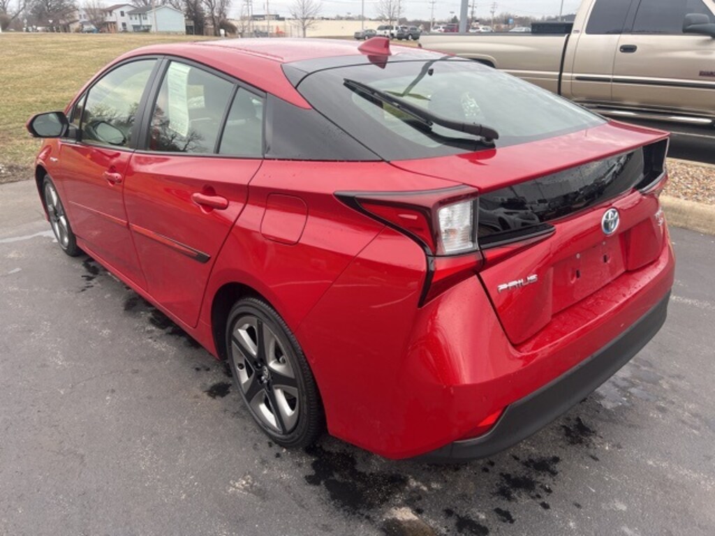 Used 2022 Toyota Prius XLE Hatchback