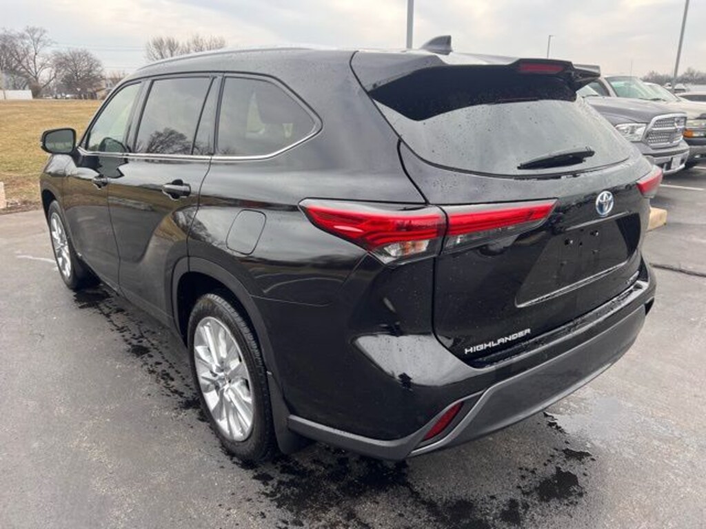 Certified 2022 Toyota Highlander Hybrid Limited SUV