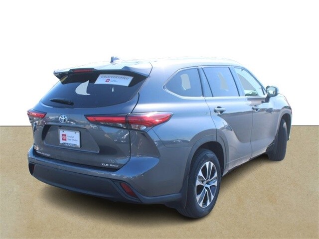 2021 Toyota Highlander XLE photo 4