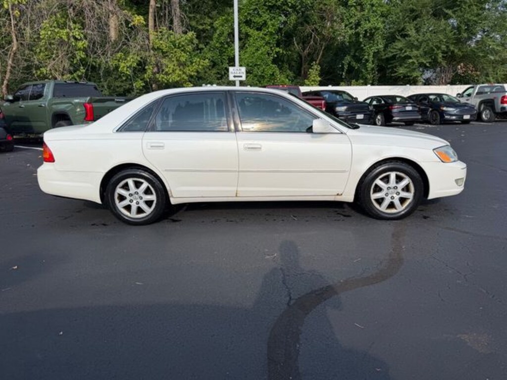 Used 2002 Toyota Avalon XLS Sedan