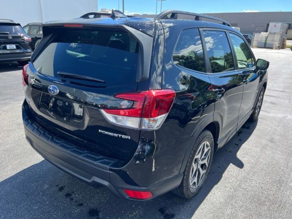 Used 2023 Subaru Forester Premium SUV