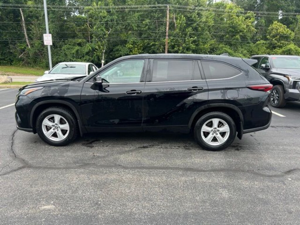 Certified 2024 Toyota Highlander LE SUV