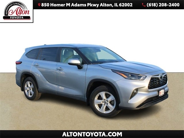 2023 Toyota Highlander LE's photo