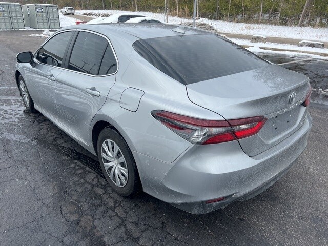 2023 Toyota Camry Hybrid LE photo 3