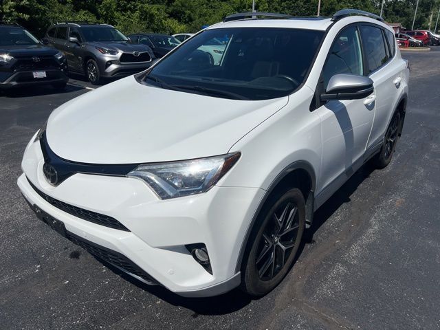 2018 Toyota RAV4 SE AWD's photo