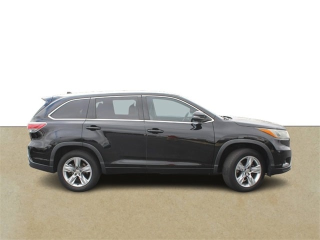 Used 2015 Toyota Highlander Limited with VIN 5TDYKRFH6FS092591 for sale in Ballwin, MO