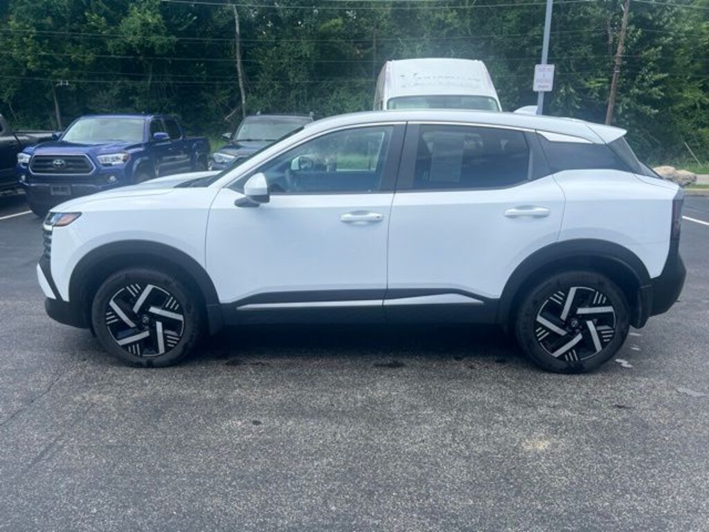 Used 2025 Nissan Kicks SV SUV