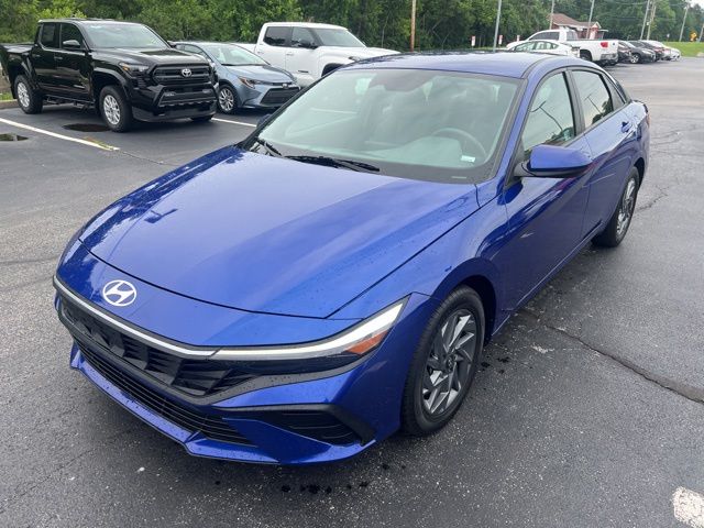 2024 Hyundai Elantra 2.0 SEL IVT's photo