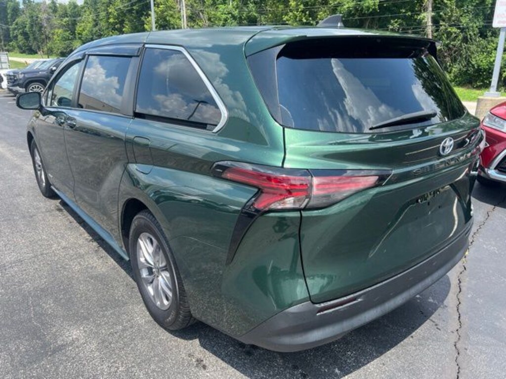 Certified 2021 Toyota Sienna LE Minivan/Van