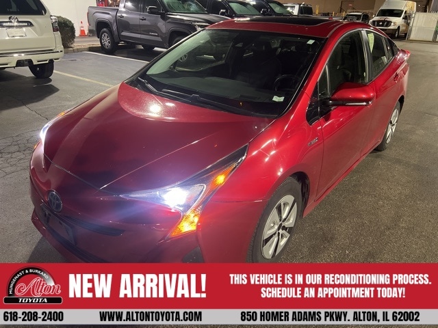 2016 Toyota Prius Three's photo