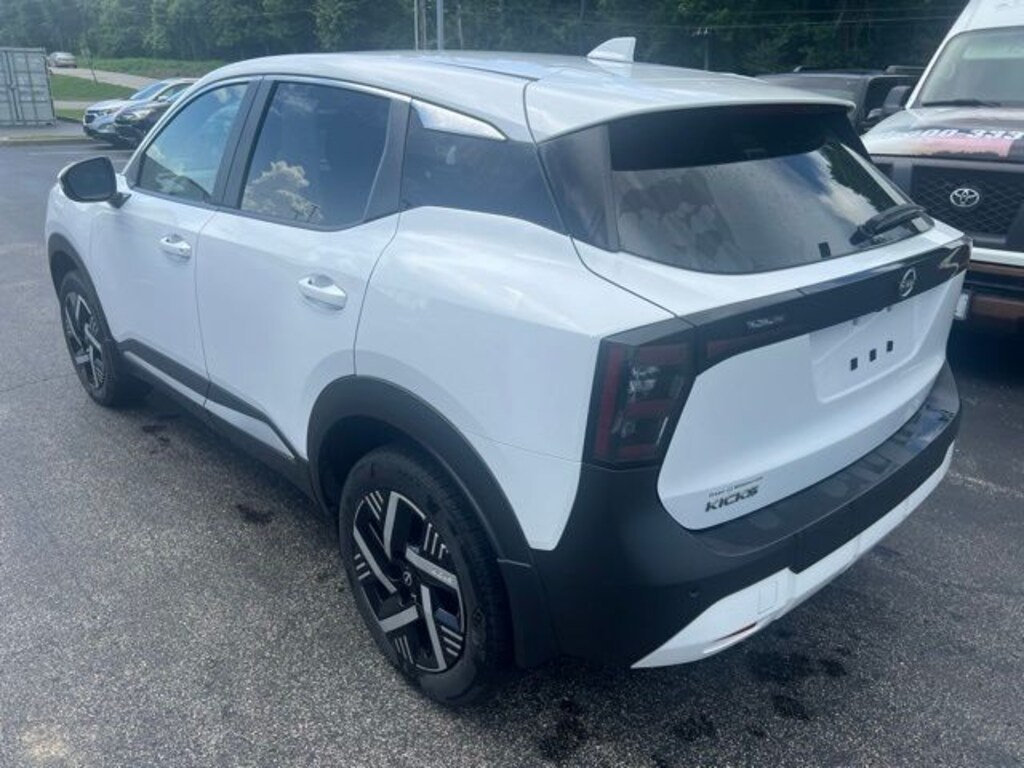 Used 2025 Nissan Kicks SV SUV