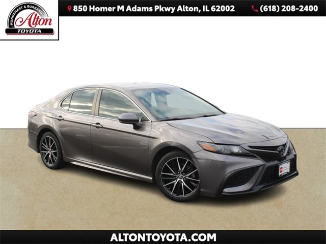 2021 Toyota Camry SE's photo