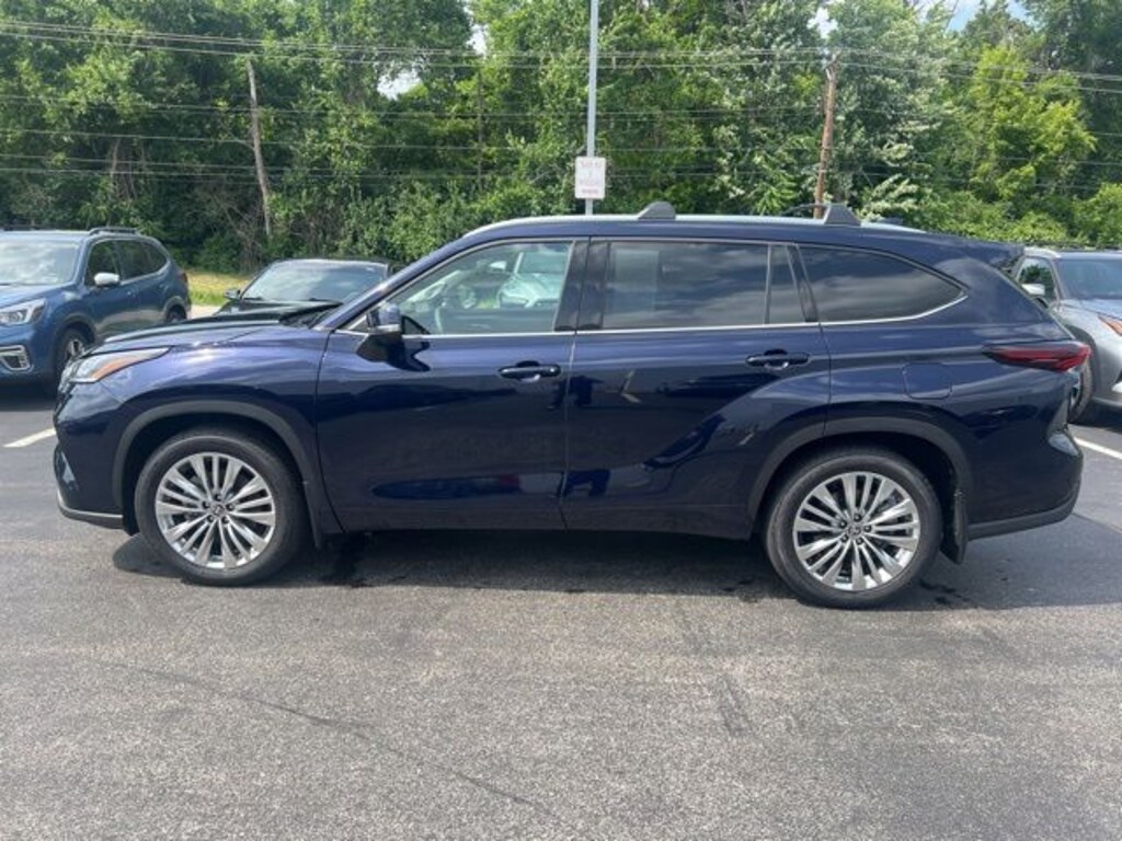 Certified 2025 Toyota Highlander Platinum SUV