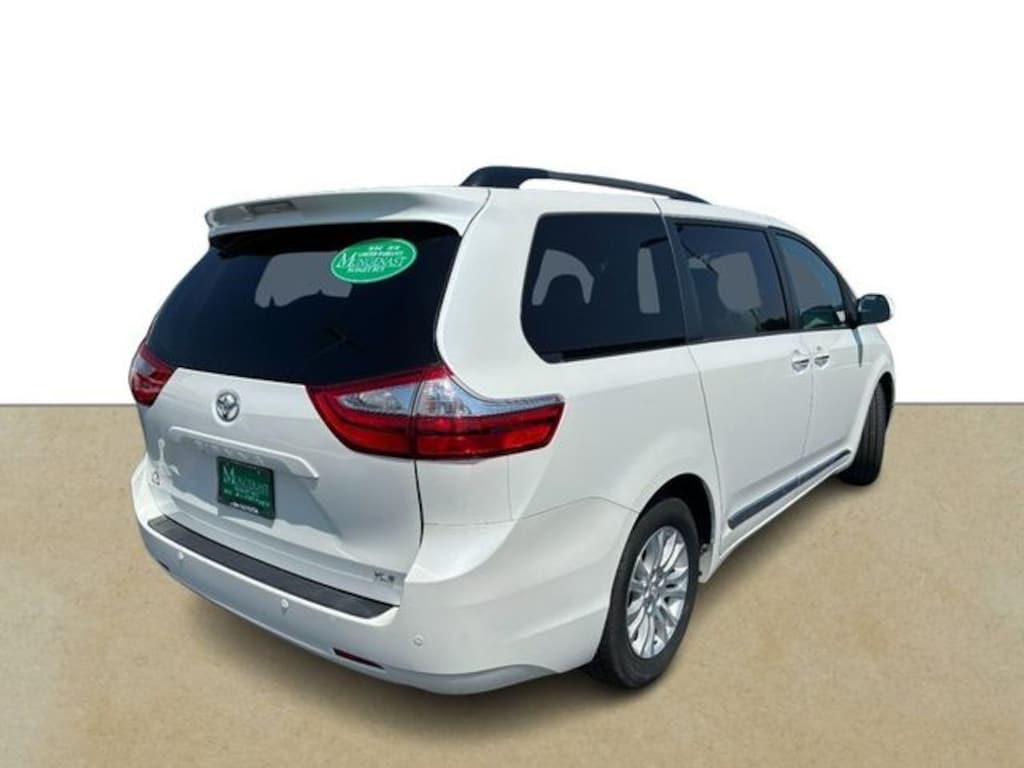 Used 2017 Toyota Sienna XLE 8 Passenger Van Passenger Van