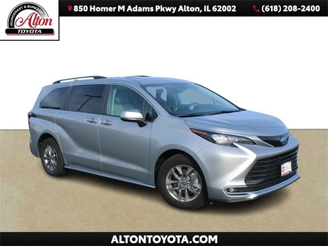 2024 Toyota Sienna XLE's photo