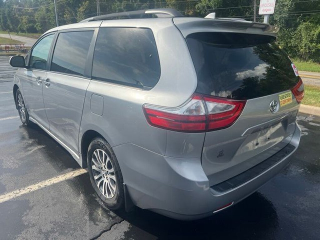 Certified 2018 Toyota Sienna XLE Minivan/Van