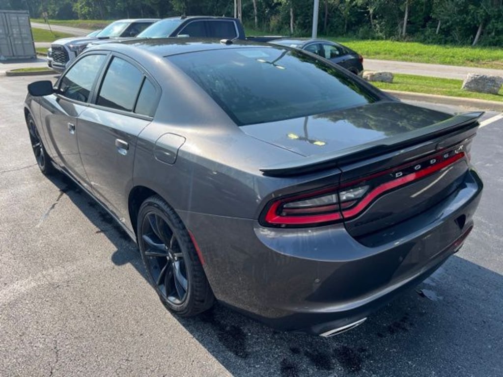 Used 2018 Dodge Charger SXT Sedan