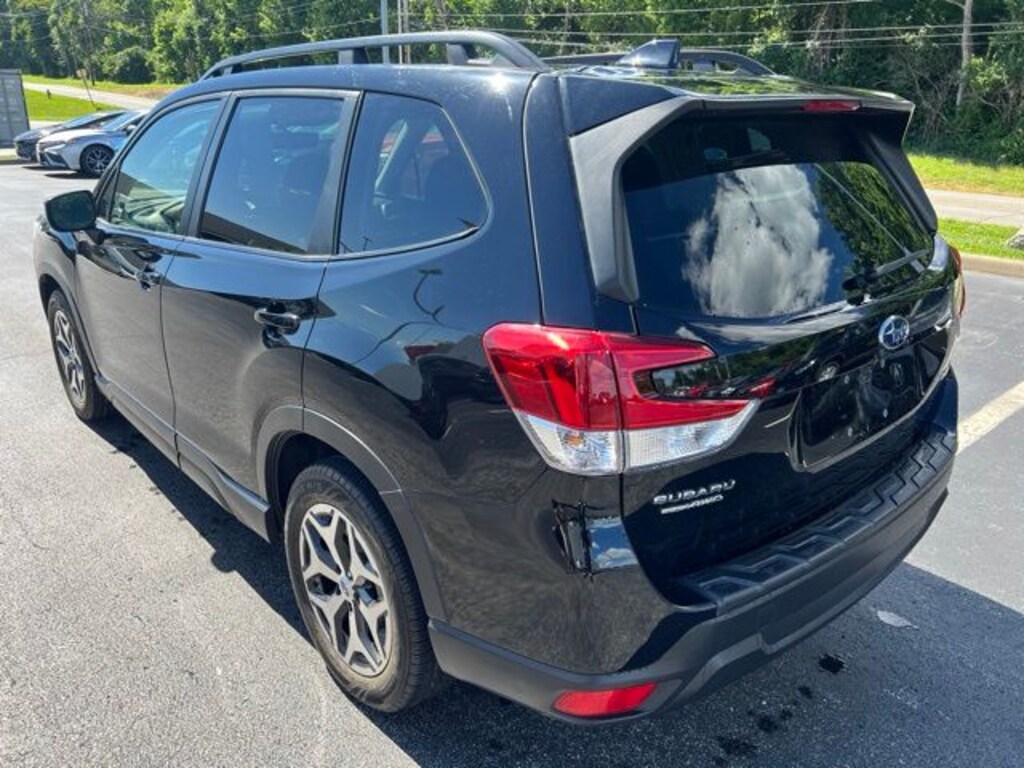Used 2023 Subaru Forester Premium SUV